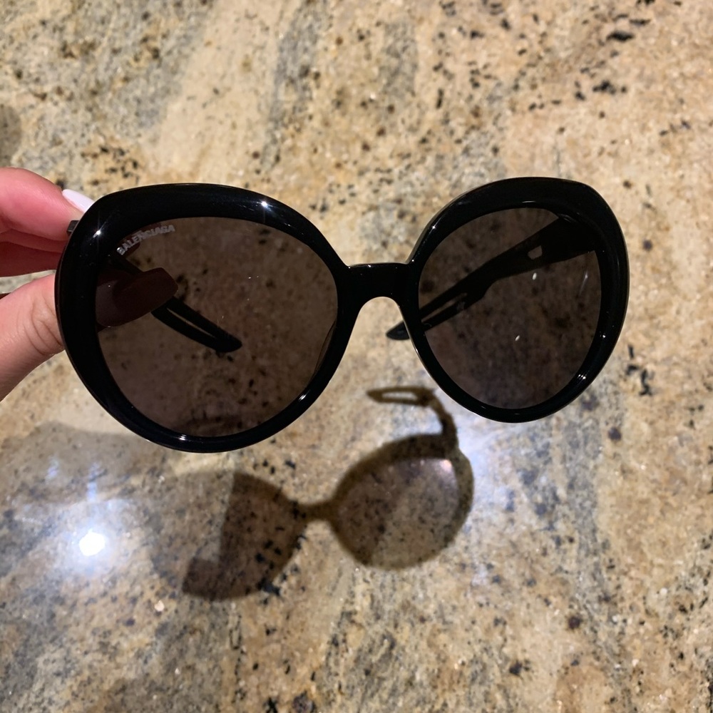 Never worn Balenciaga Sunglasses - Picture 4 of 5